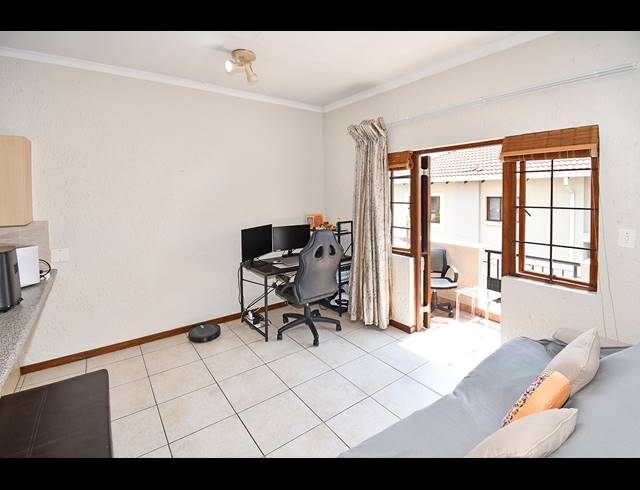 1 BEDROOM APARTMENT TO LET IN PAULSHOF